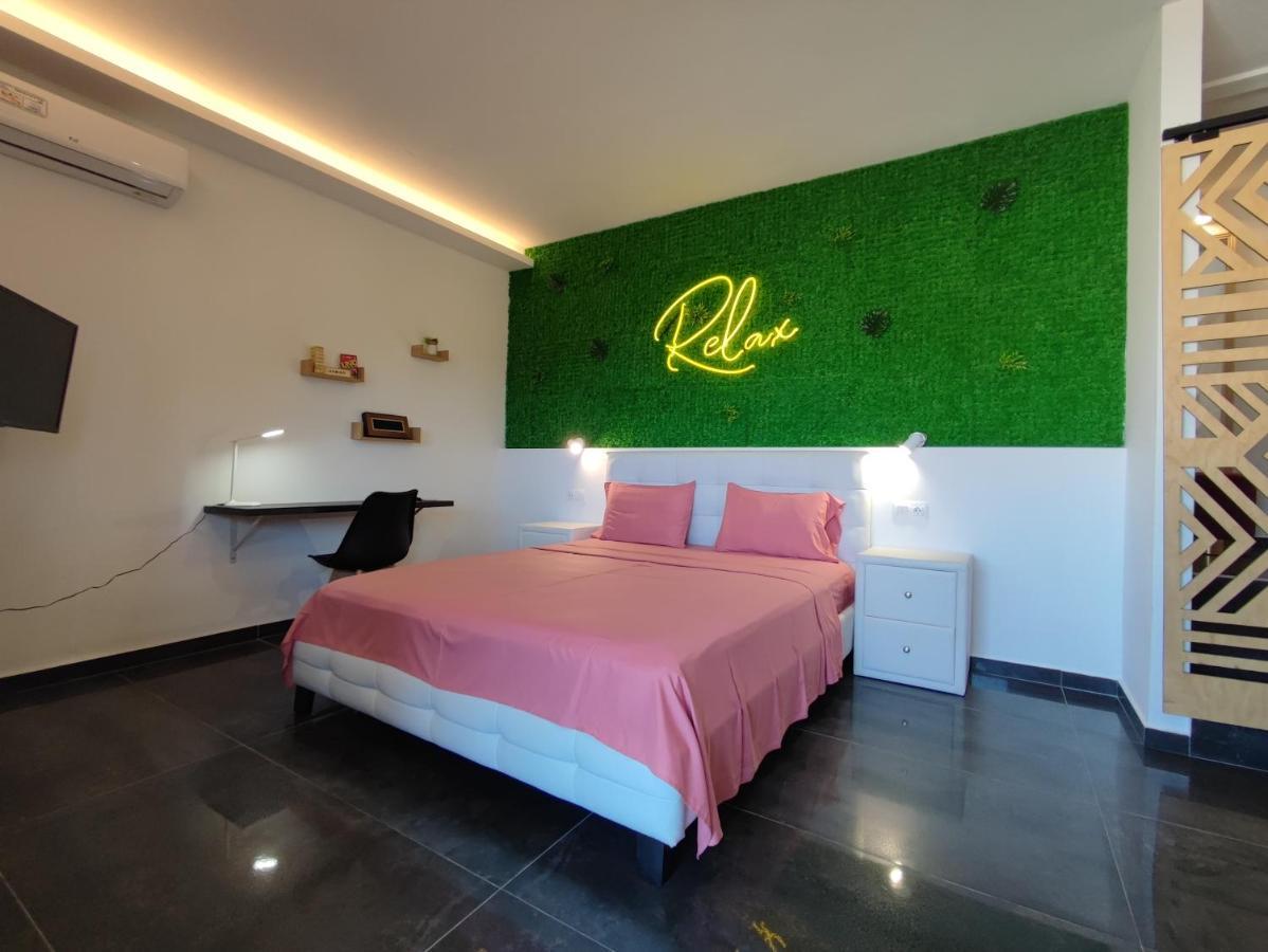 Theasis 4 Luxury Studio With Sea View Neos Marmaras Bagian luar foto