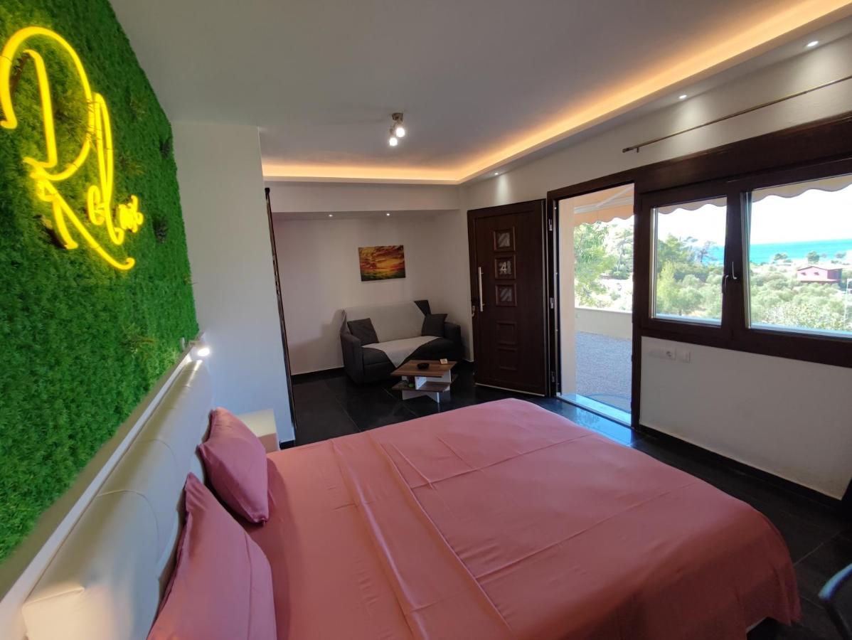 Theasis 4 Luxury Studio With Sea View Neos Marmaras Bagian luar foto